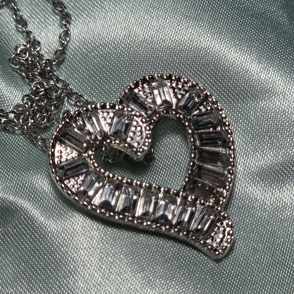 Elegant Silver Heart Pendant Necklace
